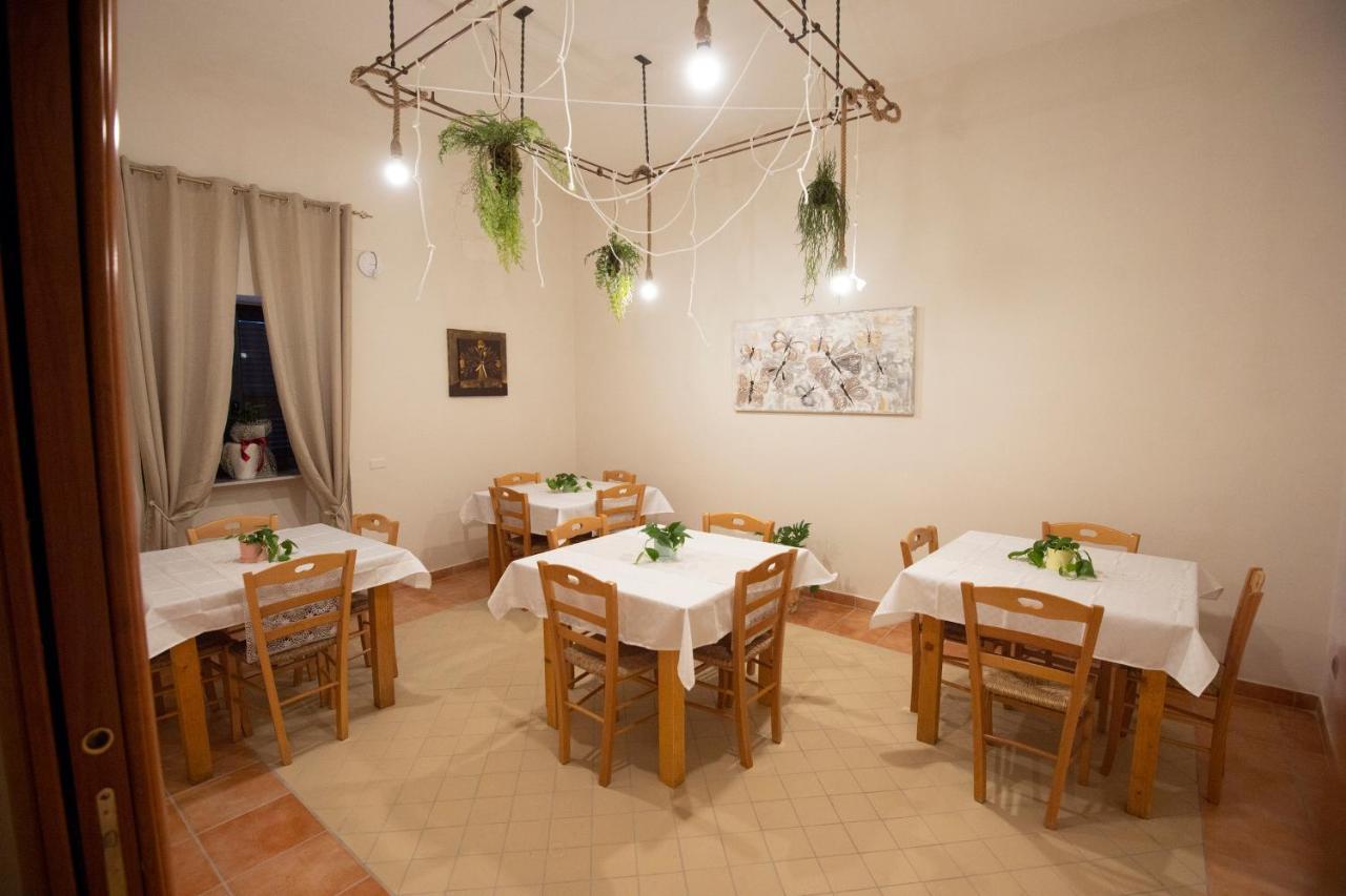 Donna Rosita Hotel San Felice a Cancello Bagian luar foto